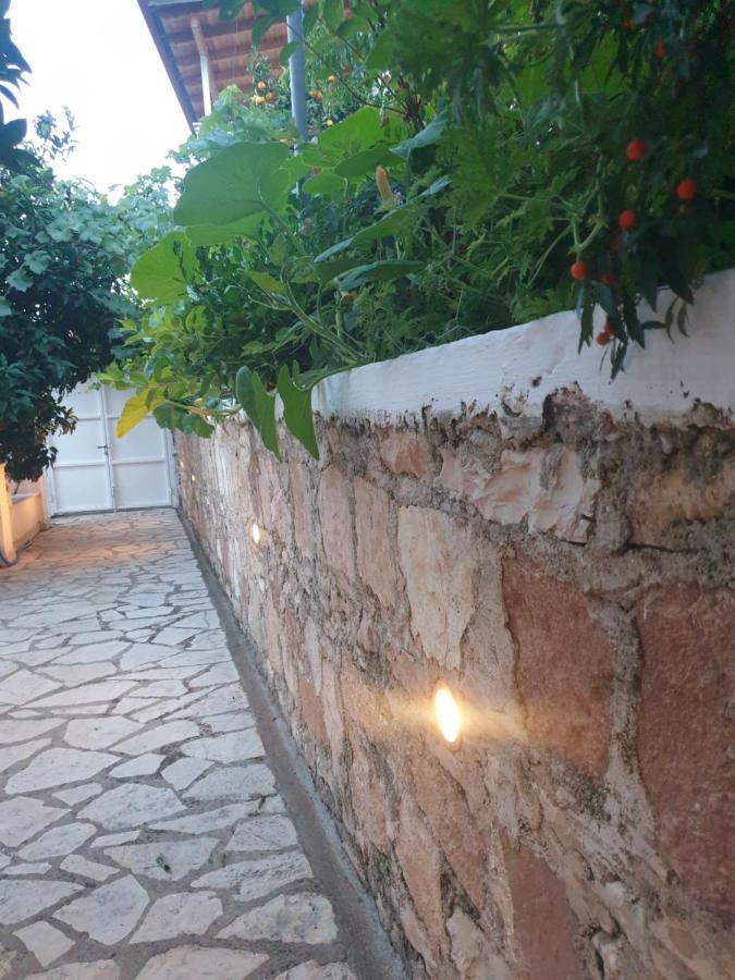 Gasthaus Rosemary House Sarandë Exterior foto